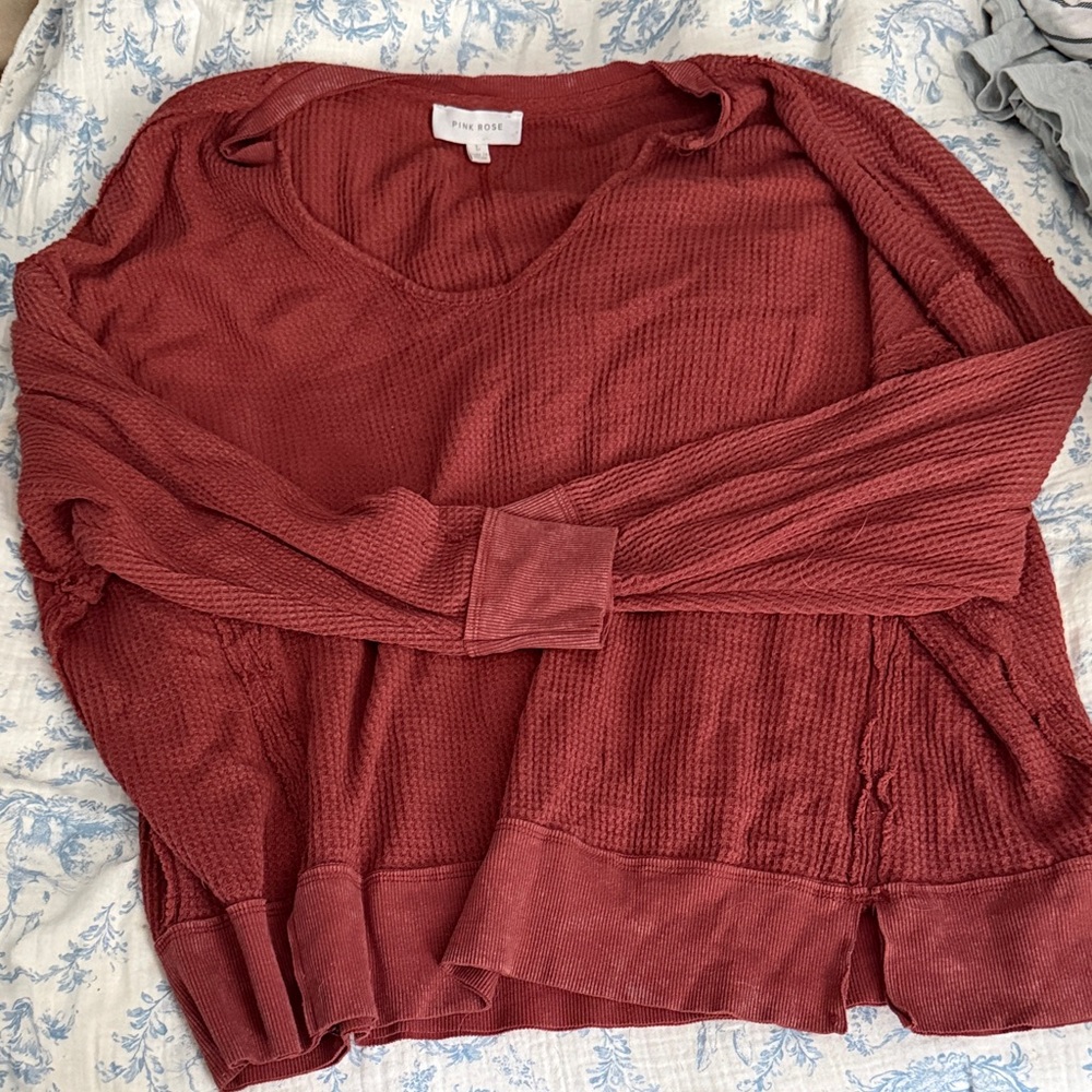 Pink Rose V-Neck Waffle Knit Top in Rust